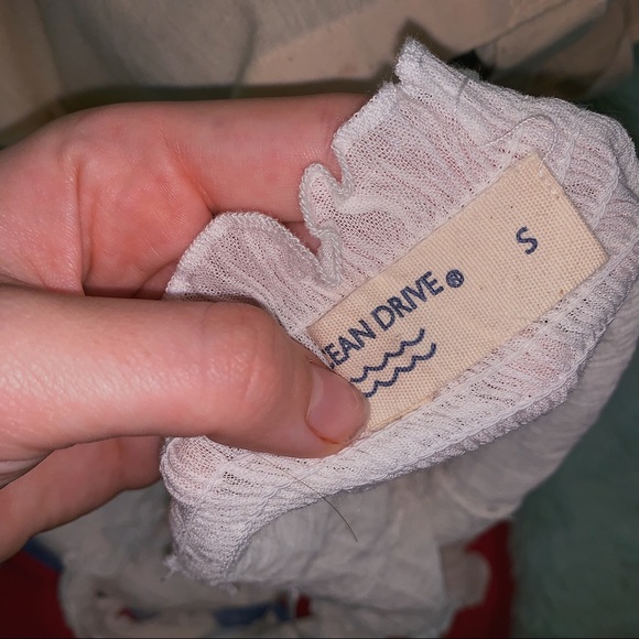 Perfect Condition Summer Ruffle Top - Picture 4 of 4